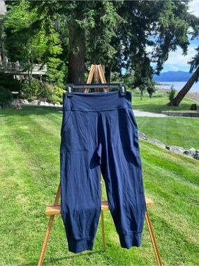 Lululemon Cropped Jogger Pants True Navy Size 8 | Pocket Athleisure